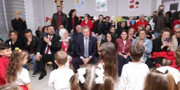 osmangazi-belediyesinin-kreslerinde-23-nisan-sevinci-YR4g3yNa.webp