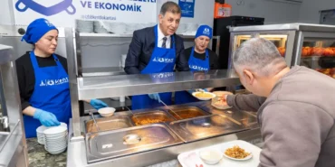 25-liralik-menu-vatandasa-nefes-oluyor-izmirin-lokantalari-dar-gelirliyi-rahatlatti-O9GLTbF5.webp