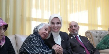 aile-bakani-goktastan-ailelere-bayram-ziyareti-8AlPL9wB.webp