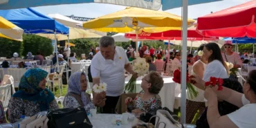 anneler-gununde-guzelbahcede-sevgi-dolu-bulusma-UuwyAW51.webp