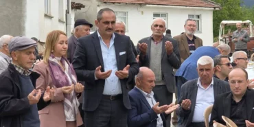 bayramda-yagmur-sukur-duasi-yapildi-yh15u55A.webp