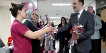 bursa-buyuksehirden-saglik-emekcilerine-anlamli-ziyaret-9SzQkTCY.webp
