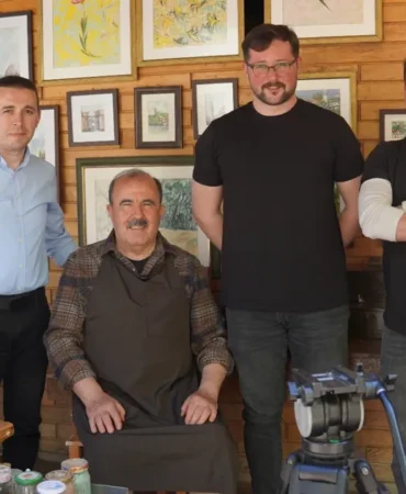 bursa-iznikte-suya-yazilan-sanat-ile-yarim-asir-ywHNZezS.webp