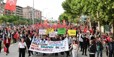 bursa-niluferde-binler-cumhuriyet-icin-yurudu-g7RBmWXD.webp