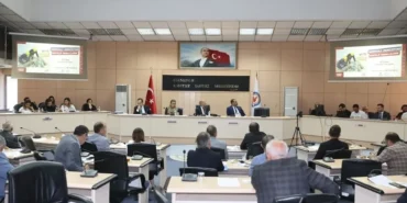 denizlide-ciftciye-tohum-dar-gelirliye-bayram-destegi-Fi4HGUkU.webp