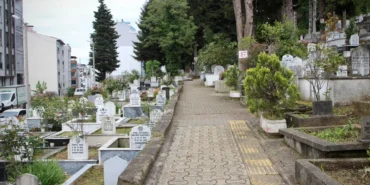 giresunda-mezarliklar-bayrama-hazir-6QJfqvSH.webp