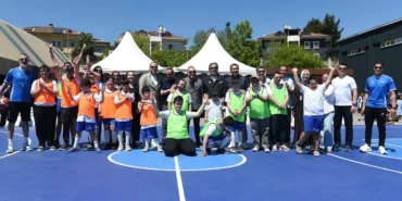 istanbul-birlikte-spor-diyerek-3-bin-kisiyle-bulustu-gNW5271M.webp
