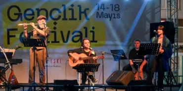 izmir-bornovada-19-mayis-genclik-festivali-basladi-bBISatds.webp