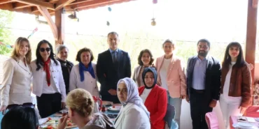 kocaeli-izmitte-kadin-muhtarlara-anneler-gunu-kahvaltisi-4Q5hJXKh.webp