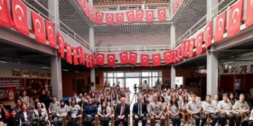liseli-ogrenciler-sordu-baskan-buyukakin-cevapladi-dpQLNxwr.webp