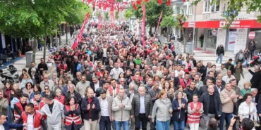 manisada-baskan-dutlulu-emekcilerle-omuz-omuzaydi-pMtfpTvN.webp