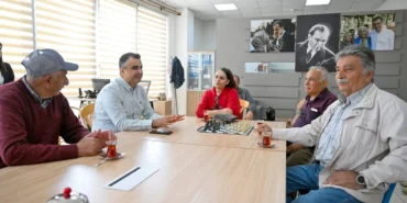 mersinde-emekli-evleri-dayanismanin-merkezi-oldu-DeDuiCT7.webp