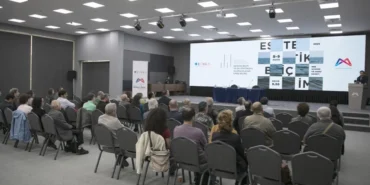 mersinde-estetik-ve-sanat-tartisildi-8ae18yxj.webp