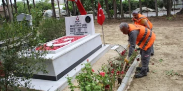 mezarliklarda-bayram-hazirligi-suruyor-KeELt5Hb.webp