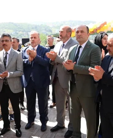 sakarya-geyvede-nehir-cafe-hizmete-acildi-h2e79pOA.webp