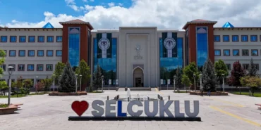 selcuklunun-sembol-mekanlari-yesil-beyazla-donatildi-VcN4mG2R.webp