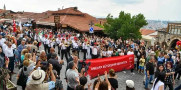 ankara-kalesi-kale-senliklerinde-binlerce-baskentli-bulustu-X2YnKZfA.webp