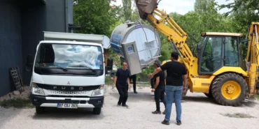 antalyada-kas-sutlegene-4-tonluk-sut-sogutma-tanki-HNllpPkW.webp
