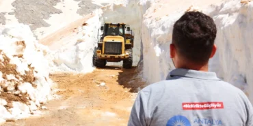 antalyada-yayla-yollarinda-karla-mucadele-suruyor-2NnaiOjk.webp