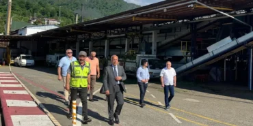 artvin-ticaret-borsasindan-cay-fabrikasi-ziyareti-TkIzME4d.webp