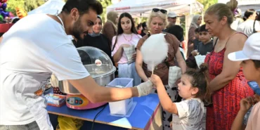bornovada-binlerce-minik-tatil-oncesi-senlikte-bulustu-GzT6MK8Z.webp