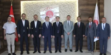 bursada-gorev-yeri-degisen-bassavci-ve-savcilara-veda-rl6BCcuY.webp