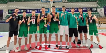 cayirovanin-genc-basketbolculari-marmara-bolge-sampiyonu-oldu-TFZsBqah.webp