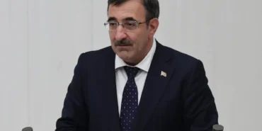cevdet-yilmaz-turkiye-ekonomisi-kuresel-risklere-ragmen-dayanikliligini-koruyor-jkY2PTqT.webp