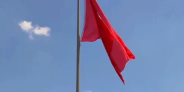 ceylanpinarda-yipranan-turk-bayragi-yenilendi-PkRhVM23.webp