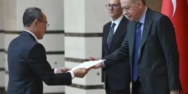 cumhurbaskani-erdogan-buyukelcilerin-guven-mektuplarini-kabul-etti-SvxYOy4E.webp