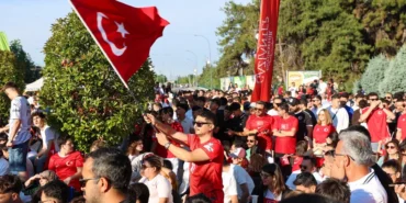 gaziantepte-milli-heyecan-universite-meydaninda-yasandi-GYs2L3Aq.webp