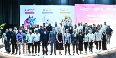 izmirde-moda-sektorune-guc-veren-uclu-hamle-vYPlkCdp.webp