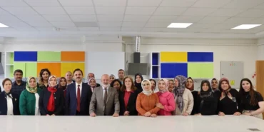 kayseri-kocasinan-akademiden-goz-kamastiran-sergi-iODdcuxa.webp