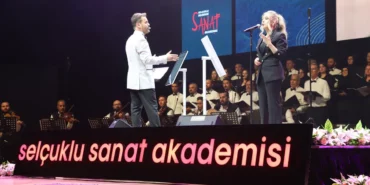 konya-selcukluda-muzeyyen-senar-sarkilari-yankilandi-N4vbK29U.webp