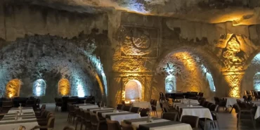 mardinde-15-yillik-emek-kayalari-oyup-400-kisilik-dev-magara-restaurant-acti-lASHQTrF.webp