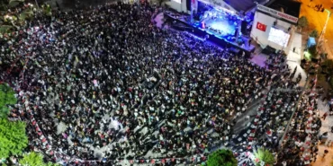 mardinde-tarihi-rekor-kiraz-festivalinin-kapanisinda-65-bin-kisi-funda-arar-ile-costu-gJ8SgFLE.webp