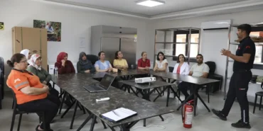 mersinde-kadinlara-yangin-guvenligi-egitimi-verildi-ceuCLLTe.webp