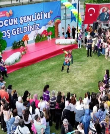 uluslararasi-oyun-gununde-cocuk-senligi-duzenlendi-P2WD9JHh.webp