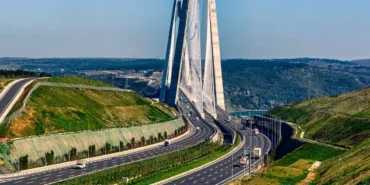 yavuz-sultan-selim-koprusunden-suruculere-uyari-yol-hipnozuna-dikkat-FQiSatpb.webp