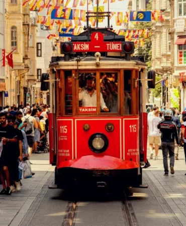 2025te-24-milyon-kisi-iller-arasinda-goc-etti-istanbul-en-fazla-goc-alan-ve-lQuj93iD.webp
