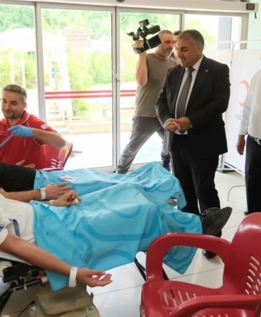 adana-birbirine-candan-bagli-29OfG9ps.jpg