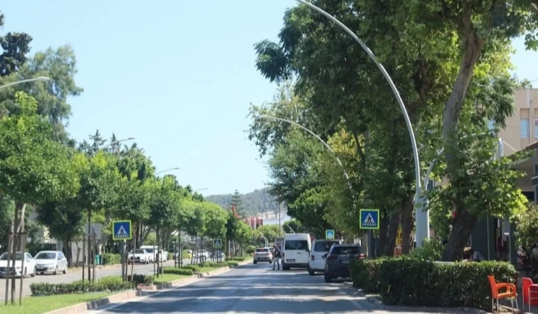antalya-kemerde-ulasim-ve-cevre-duzenlemelerine-yonelik-calisma-2vyGaYnf.jpg