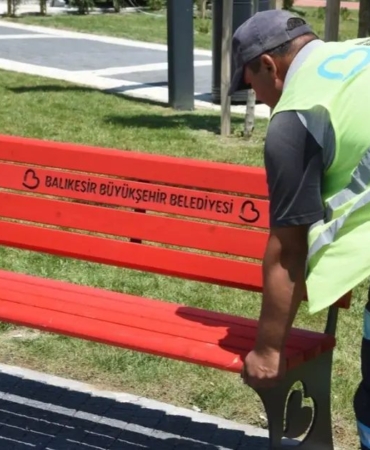 balikesir-kent-mobilyasini-kendi-uretiyor-QPl2XK31.jpg