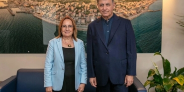baskan-tugay-guzelbahcede-esnaf-ve-vatandaslarla-bulustu-JMGDdAc3.jpg