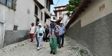 baskentliler-ankarayi-ucretsiz-kent-gezileriyle-kesfediyor-L1WE5l9C.webp
