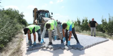 bursa-inegol-belediyesinin-kirsalda-parke-tas-uygulamalari-devam-ediyor-h6N4hPQU.webp