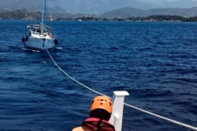 dalaman-aciklarinda-suruklenen-tekne-kurtarildi-5KO4OmMR.jpg
