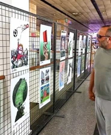 denizlide-karikatur-sergisi-yolcularla-bulustu-avM8WZPy.webp