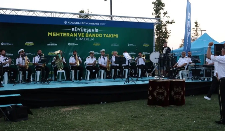 derincede-tarih-ve-nostalji-ezgilerle-hayat-buldu-sqKjayRF.jpg