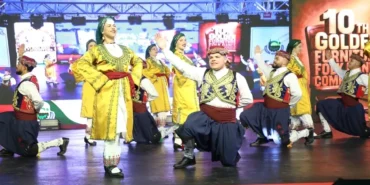 dunyanin-renklerini-inegolde-bulusturan-festival-basladi-M7jLJvas.webp